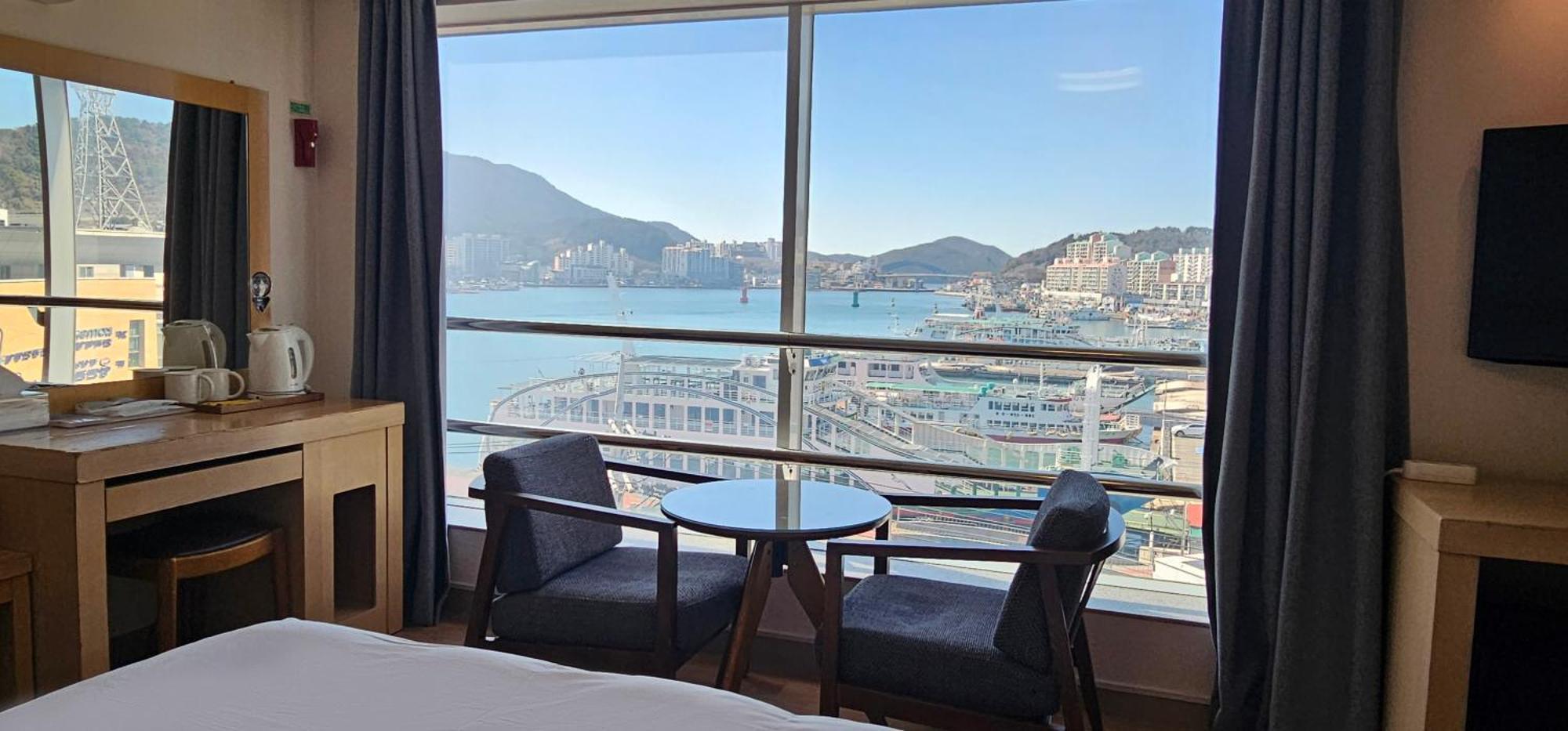 Hansan Hotel Тхоньен Екстериор снимка