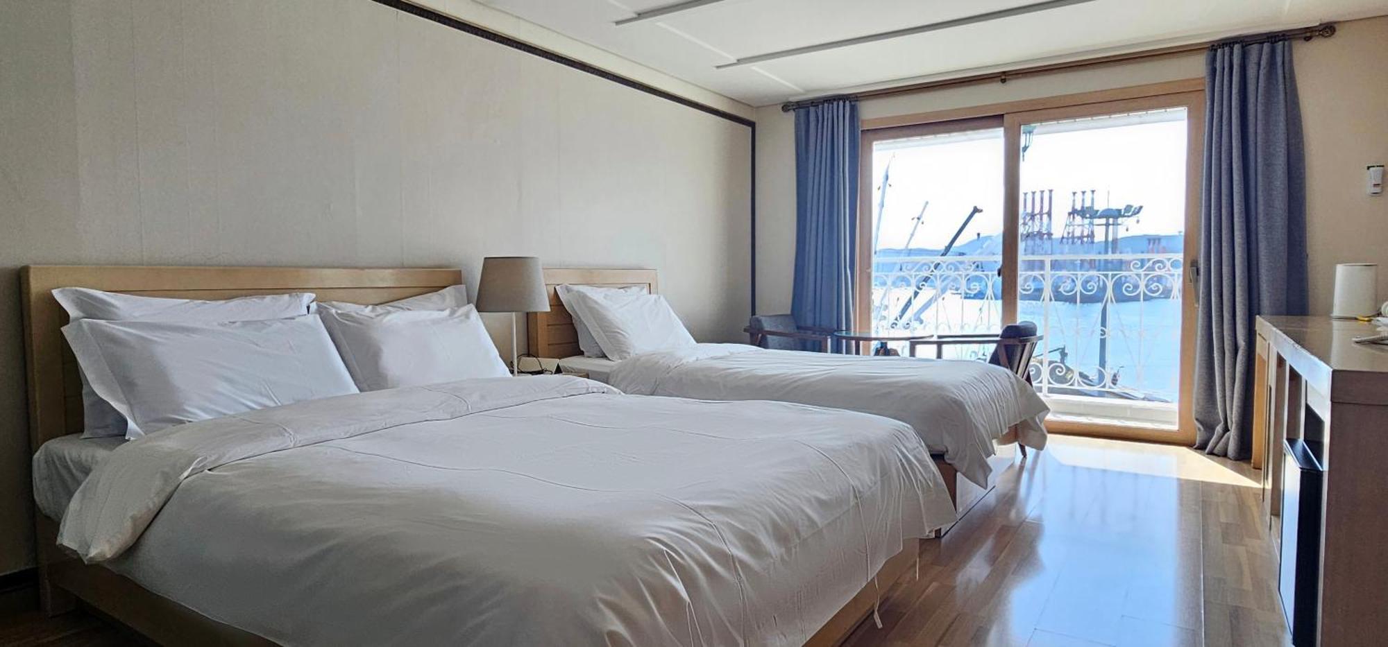 Hansan Hotel Тхоньен Екстериор снимка